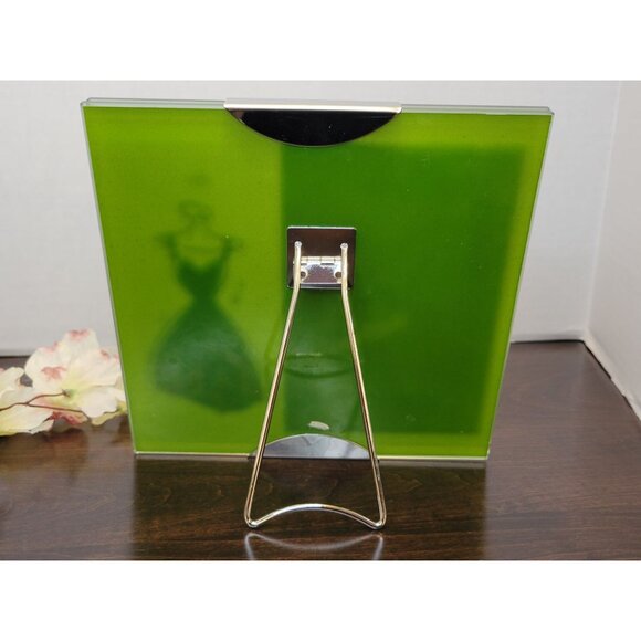 Amora 4x6 Green Glass Frame W/ Chic Dress Paris Fashion Design & Metal Stand - Picture 2 of 7